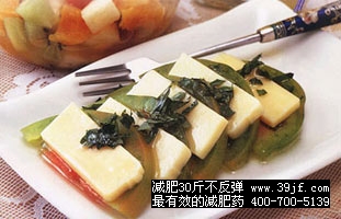 完美身材 一日<a href='http://www.99-jk.com/html/jf/index.html'><u>减肥</u></a>食谱