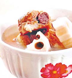 想<a href='http://www.99-jk.com/html/jf/index.html'><u>减肥</u></a> 这些汤晚上千万不能喝