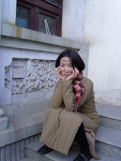 《南京！南京！》试映 梅莉那曾为片中角色削发