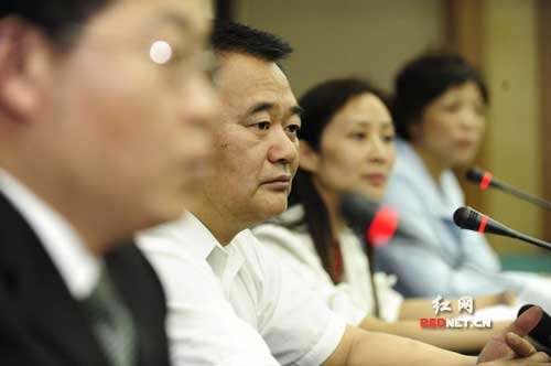 组图:成都通报内地首例甲型H1N1流感疑似病例