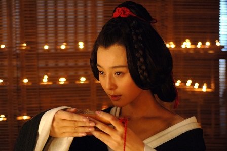 范冰冰演绎双面绝美 《麦田》《非常完美》相宜