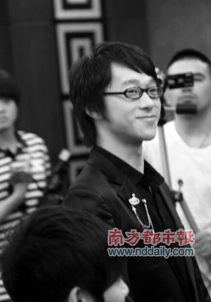 《雷人男友》成都开机 “山寨”明星一起雷人