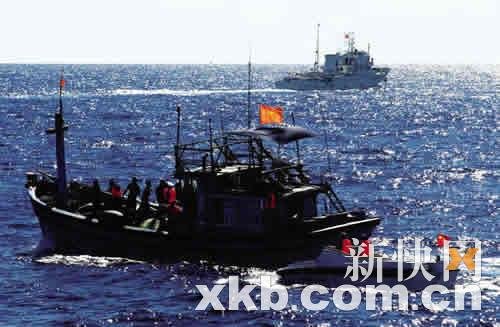 渔政部门首次进行北部湾海空联合巡查(组图)