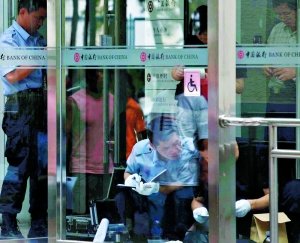 北科大男生抢劫校内银行 值守保安呆若木鸡