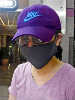 　　台湾一陈姓女子到长庚医院削骨整形，术后严重不满，认为整容效果与当初医院承诺不符，并伤及神经。案件经台北地方法院审理后，判整形之长庚医院与医师连带赔偿新台币10万元。