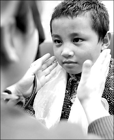 首批玉树灾区儿童抵京休养 将接受<a href='http://www.99-jk.com/html/xl/index.html'><u>心理</u></a>辅导