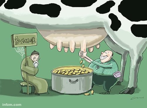 立足于国情的政府,立足于利益的企业,乳业新国标集众多“智慧”,却被指一夜倒退25年。 (梁伟驰/图)