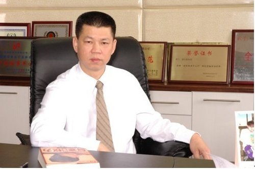 德尔惠公司董事长丁明亮