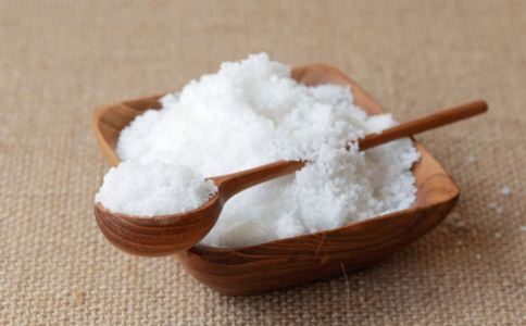 别乱吃 这些食物中的隐藏盐分高的吓人 怎么减少盐分的摄入 减少盐分摄入的方法有哪些 哪些食物中盐分的含量有多少